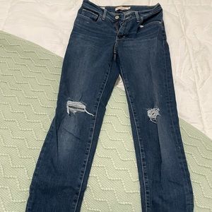Levi’s blue skinny jeans